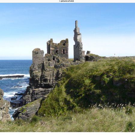 A Castle View B&B Wick  Bagian luar foto