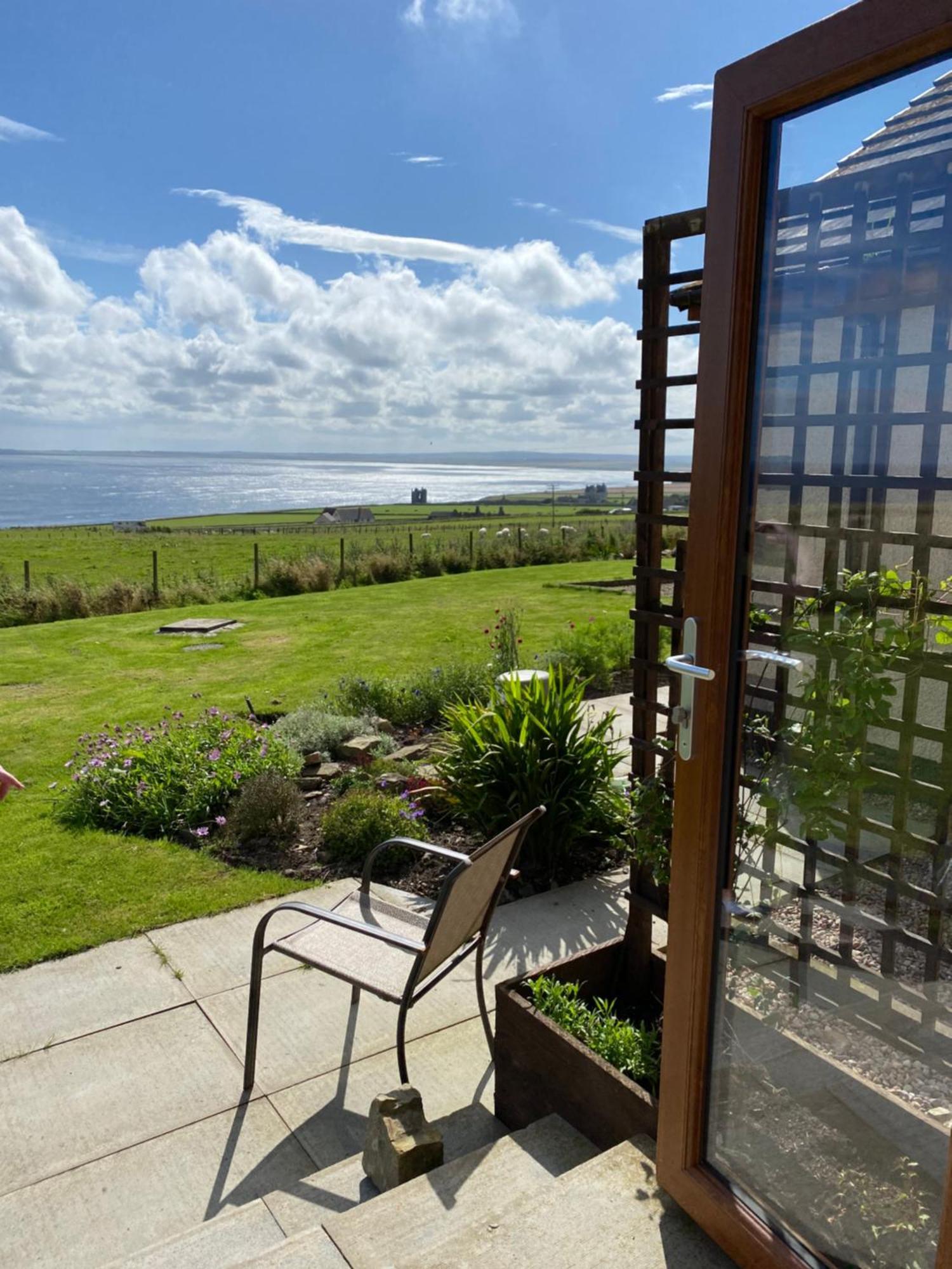 A Castle View B&B Wick  Bagian luar foto