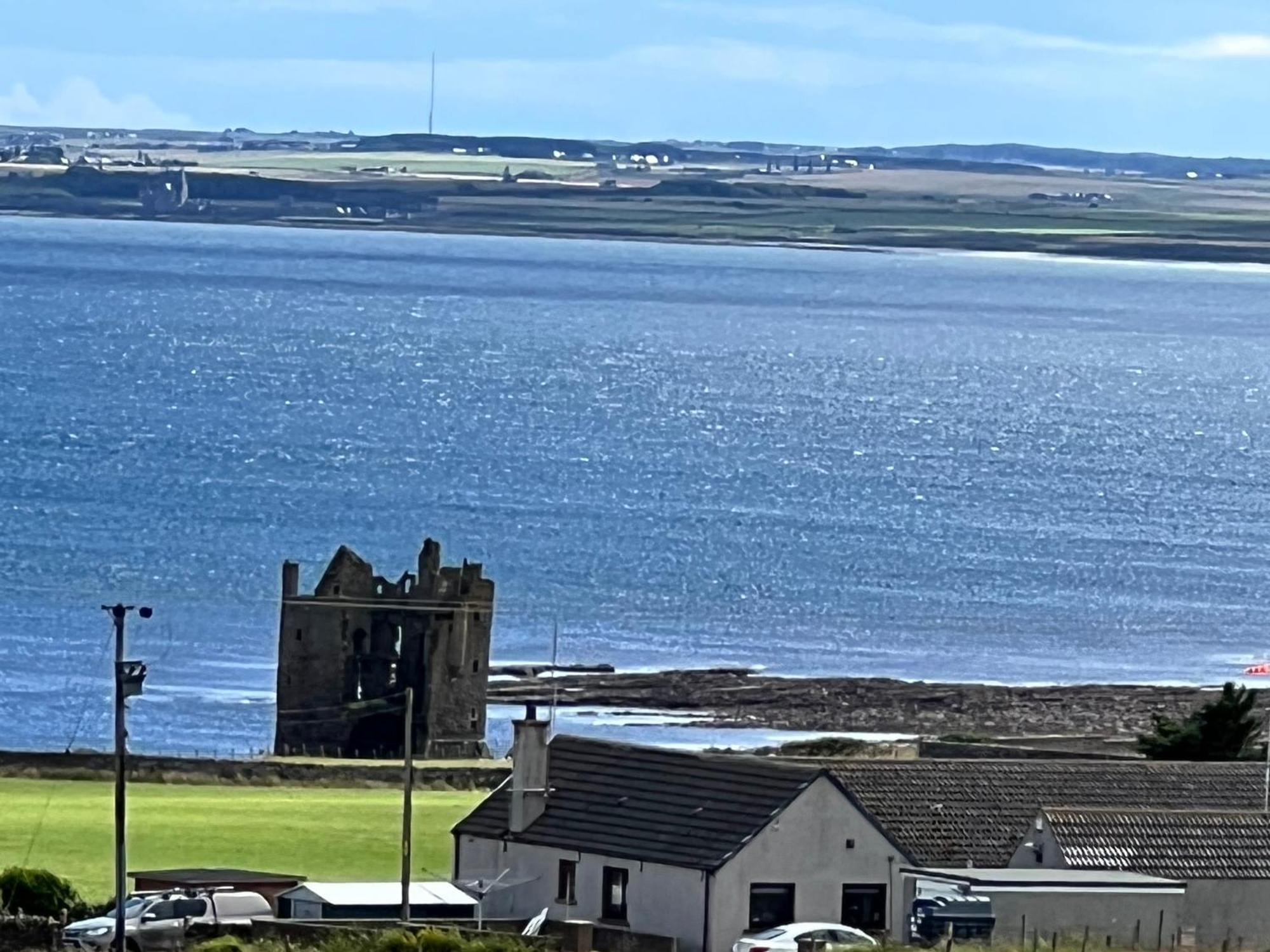 A Castle View B&B Wick  Bagian luar foto